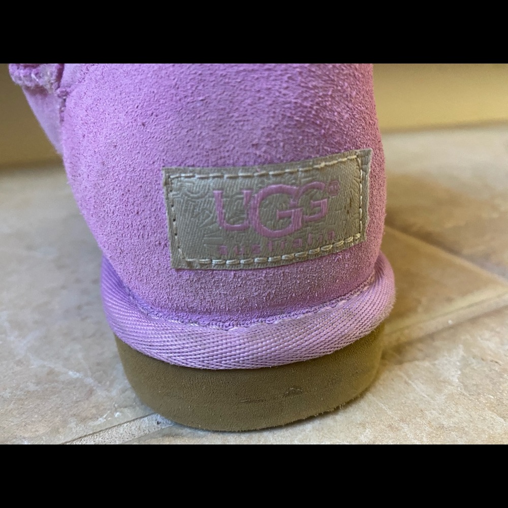 COPY - Uggs size 6 boots with Bailey button! - Picture 10 of 13